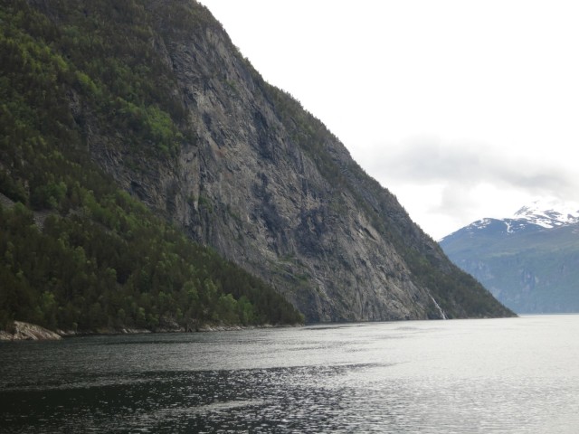 Hurtigruten_2015-06-18_11-56